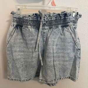 Indigo Rein Light Wash High Waist Paperbag Shorts Size S